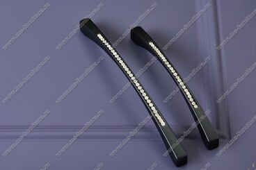 Ручка-скоба 128 мм матовый черный с белыми стразами 5471-012/06 6