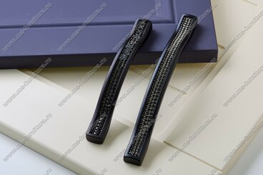 Ручка-скоба 128 мм матовый черный с черными стразами 5348-012-06/011 8