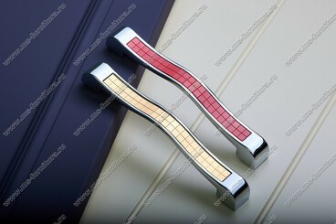 Ручка-скоба 128 мм хром со вставкой красный LS-128-02/08 5
